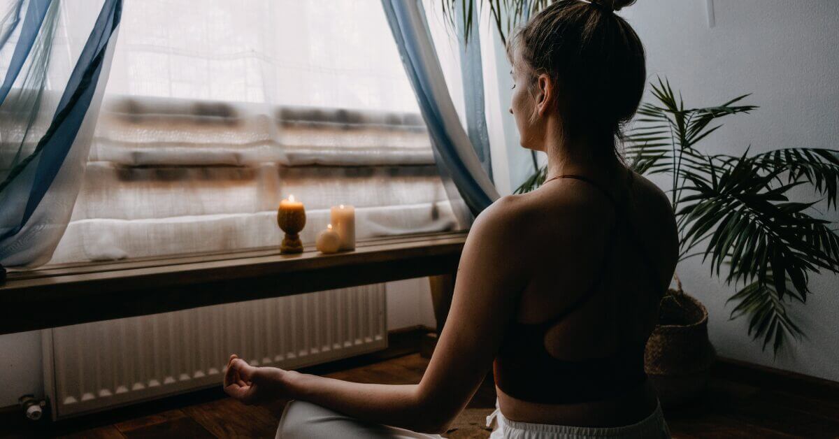 Elizabeth April 10 Ways to Start Meditating Every Day Blog 2