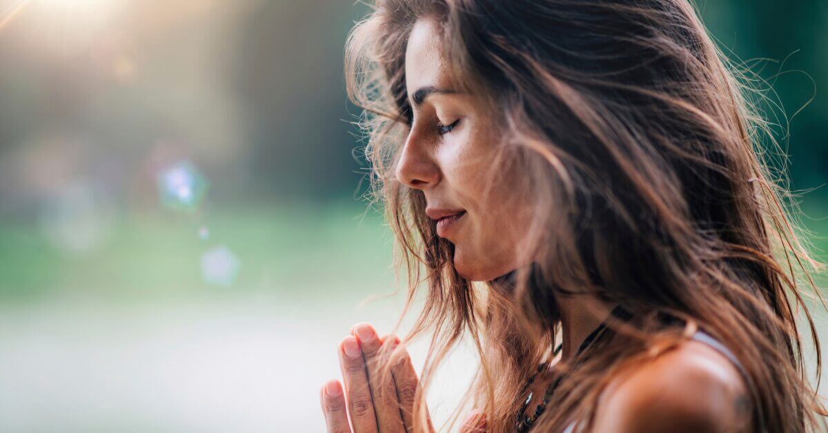 Elizabeth April 10 Ways to Start Meditating Every Day Blog 4